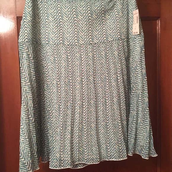 Dress Barn Dresses & Skirts - Skirt Size 4 Dress Barn NWT Dress Barn Dresses & Skirts - Skirt Size 4 Dress Barn NWT